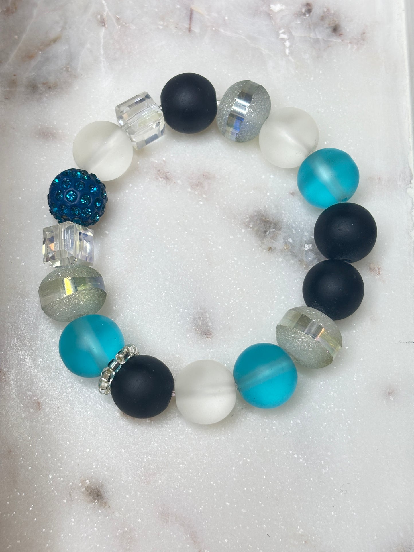 Velvet Tide – Pulsera Krobo a medida