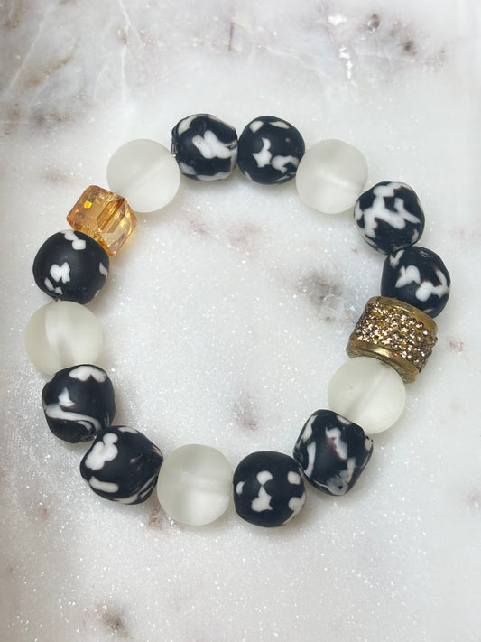 Pulsera Krobo a medida en color marfil ahumado