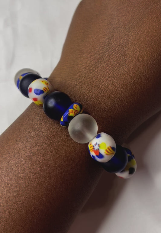 Heritage Bloom – Pulsera Krobo a medida